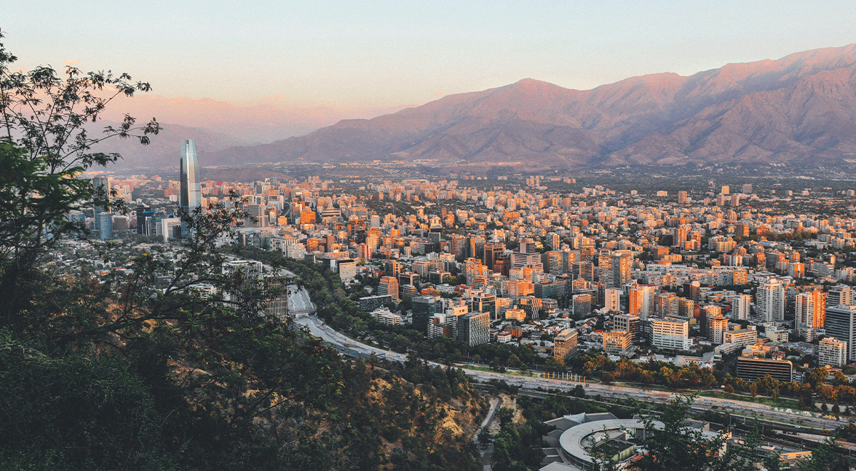  Ya hay gente planificando cómo debiera ser Santiago en 2030 para transformarlo en una ciudad más sustentable, integrada socialmente, verde y amigable. 