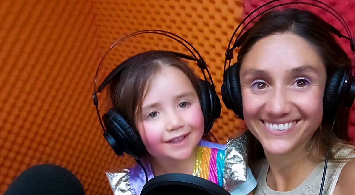 La periodista Yasmín Villagrán creó este espacio radial donde se educa e informa sobre diversos temas ligados al medioambiente y la sustentabilidad.